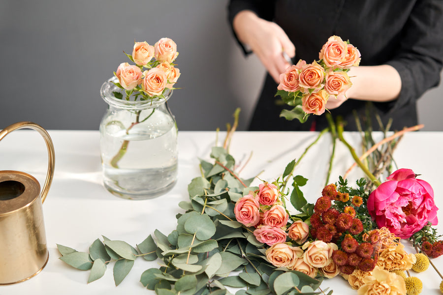 How to Take Care of Fresh Cut Flowers: Separating the Myths from the Hacks