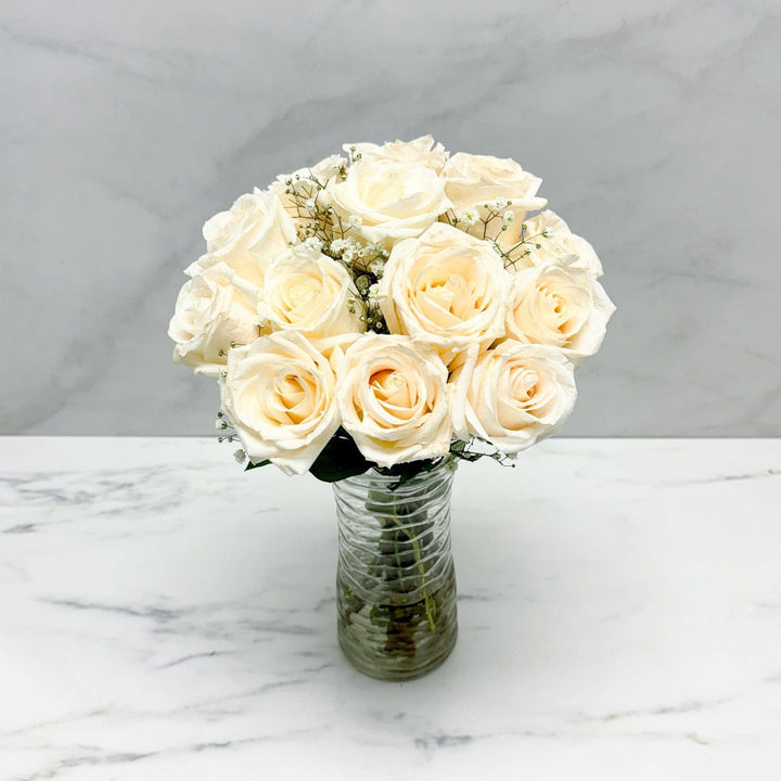 12 WHITE ROSES