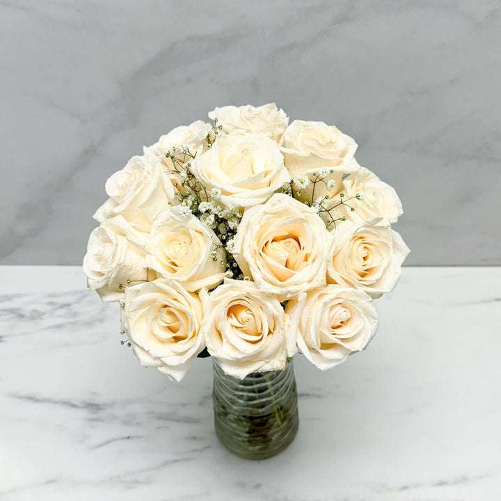 12 WHITE ROSES