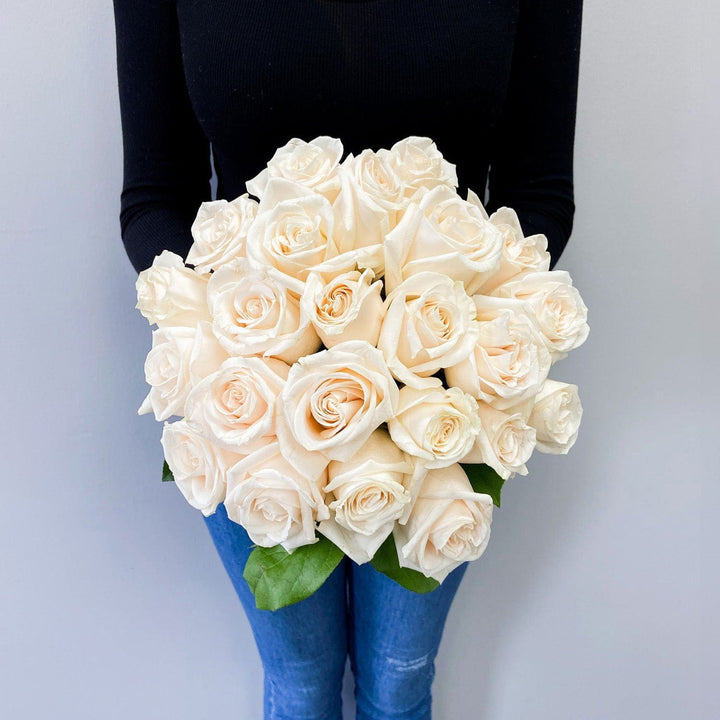 24 WHITE ROSES