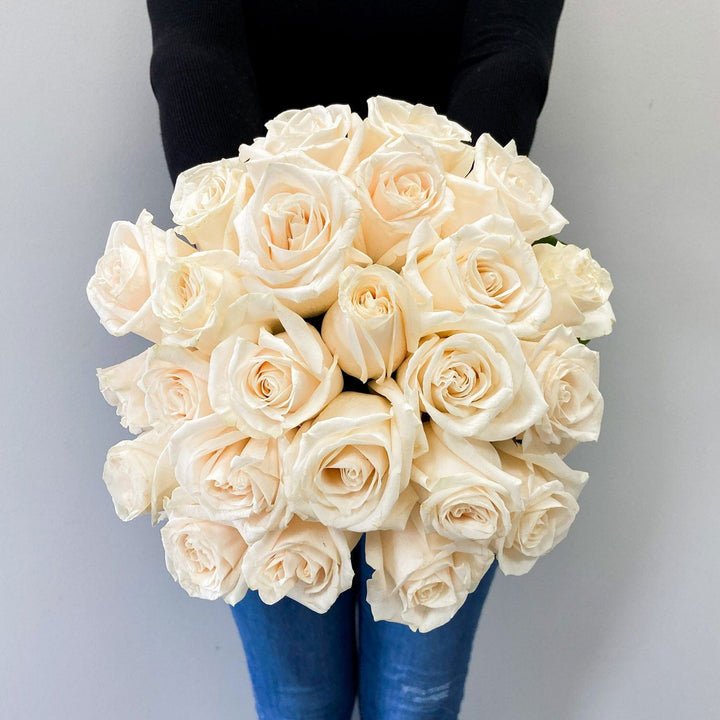 24 WHITE ROSES