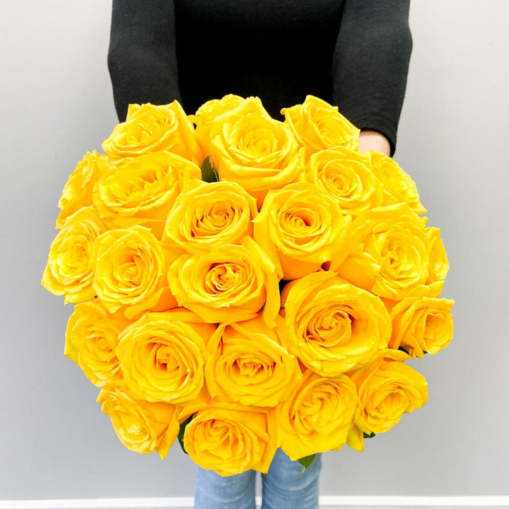 24 YELLOW ROSES