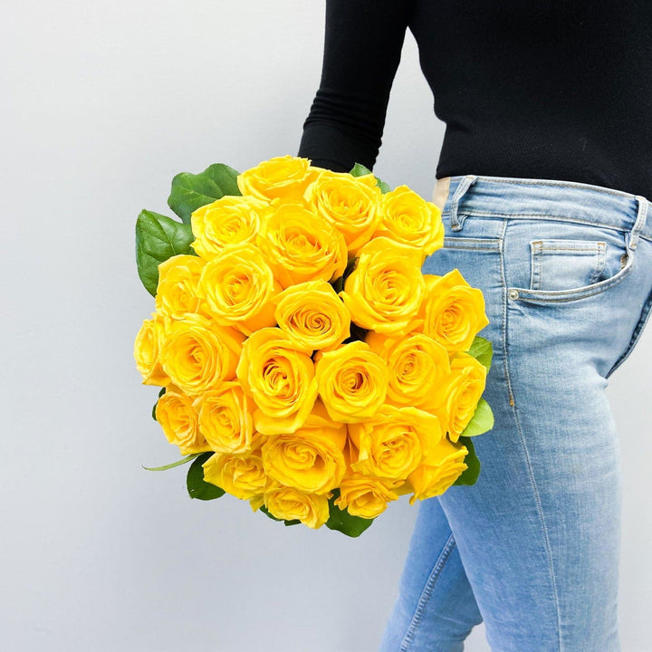 24 YELLOW ROSES