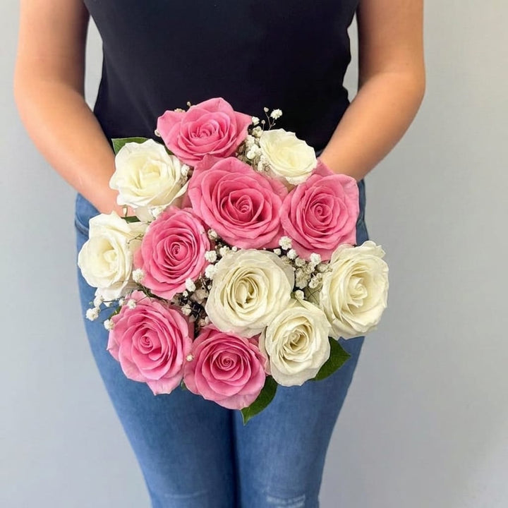 12 MIXED ROSES