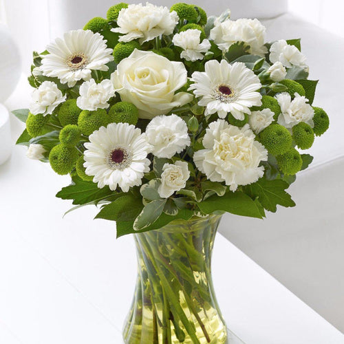 Welcome the new arrival in style with this beautiful hand tied fresh flowers. With this gift we’ve opted for natural elegance and simplicity, choosing stunning yet understated shades of cream, ivory and white, so it’s the perfect choice to celebrate a new baby boy or baby girl. Toronto Online Flower Delivery Service for Luxury Roses providing free delivery in the greater Toronto area for Birthdays, Anniversary, New baby, Weddings, Mother’s Day and Valentines day